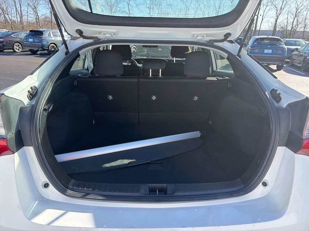 Thumbnail: 2021 Toyota Prius - 21