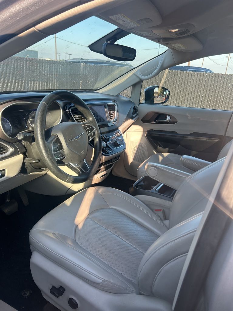 Thumbnail: 2021 Chrysler Voyager - 7