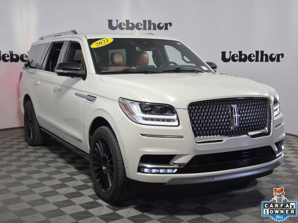 White 2021 Lincoln Navigator SUV / Crossover Four-Wheel Drive Automatic