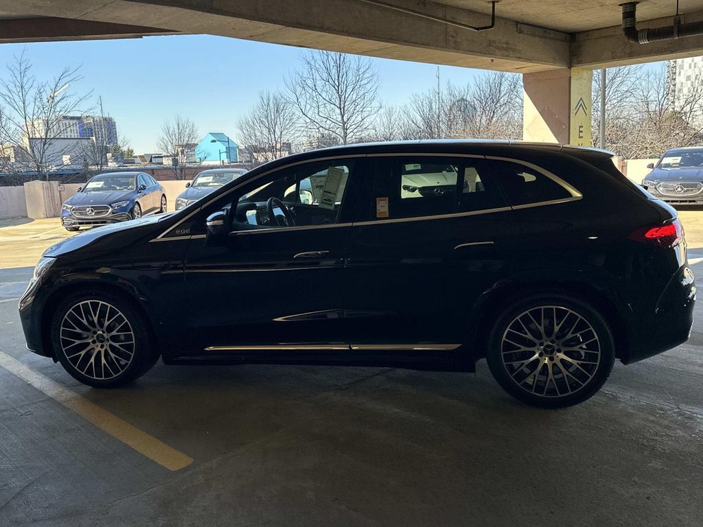 Thumbnail: 2025 Mercedes-Benz EQE - 8