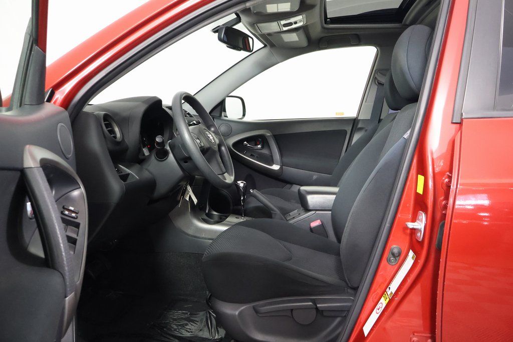 Thumbnail: 2011 Toyota RAV4 - 10