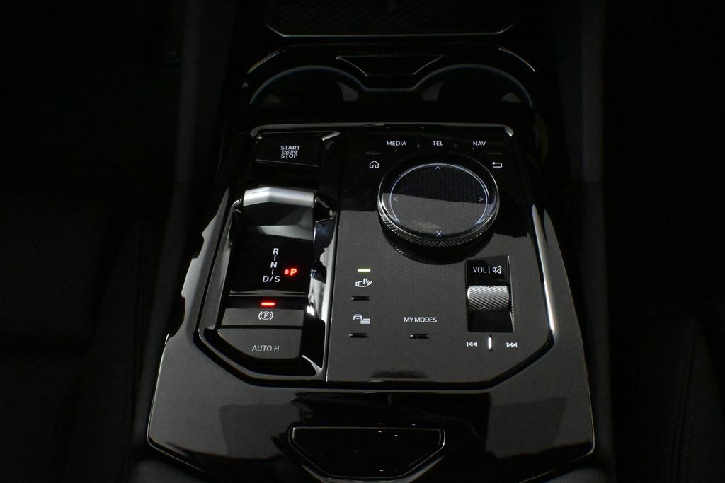 Thumbnail: 2026 BMW 5 Series - 25