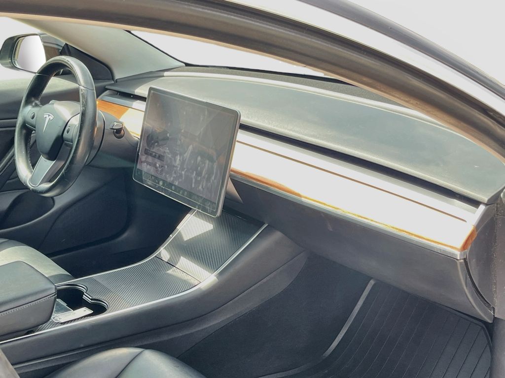 2019 Tesla Model 3 Standard Blue at Autostrade