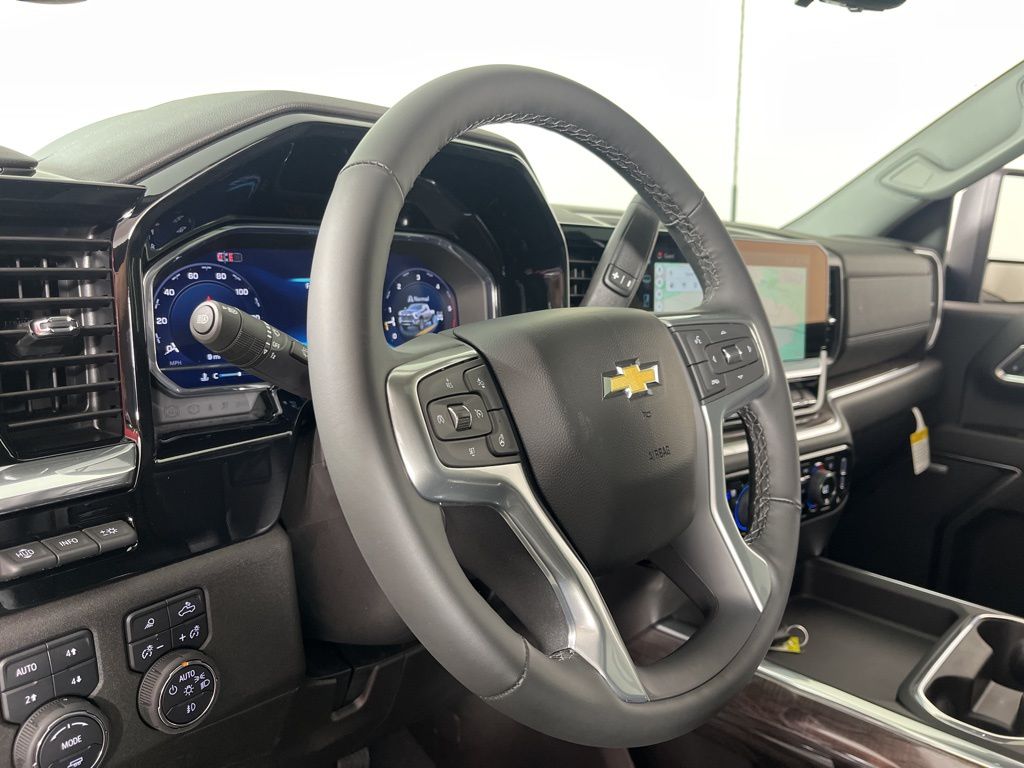 2025 Chevrolet Silverado 2500 LTZ 28