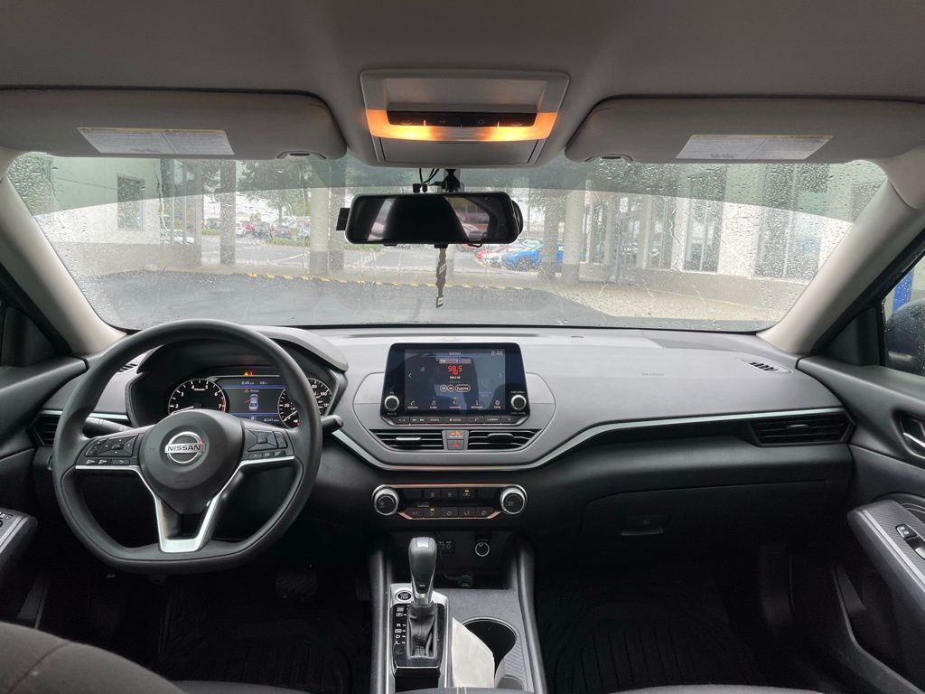 Thumbnail: 2020 Nissan Altima - 5