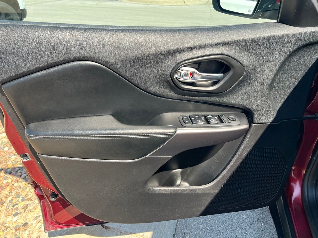 Used 2020 Jeep Cherokee SUV