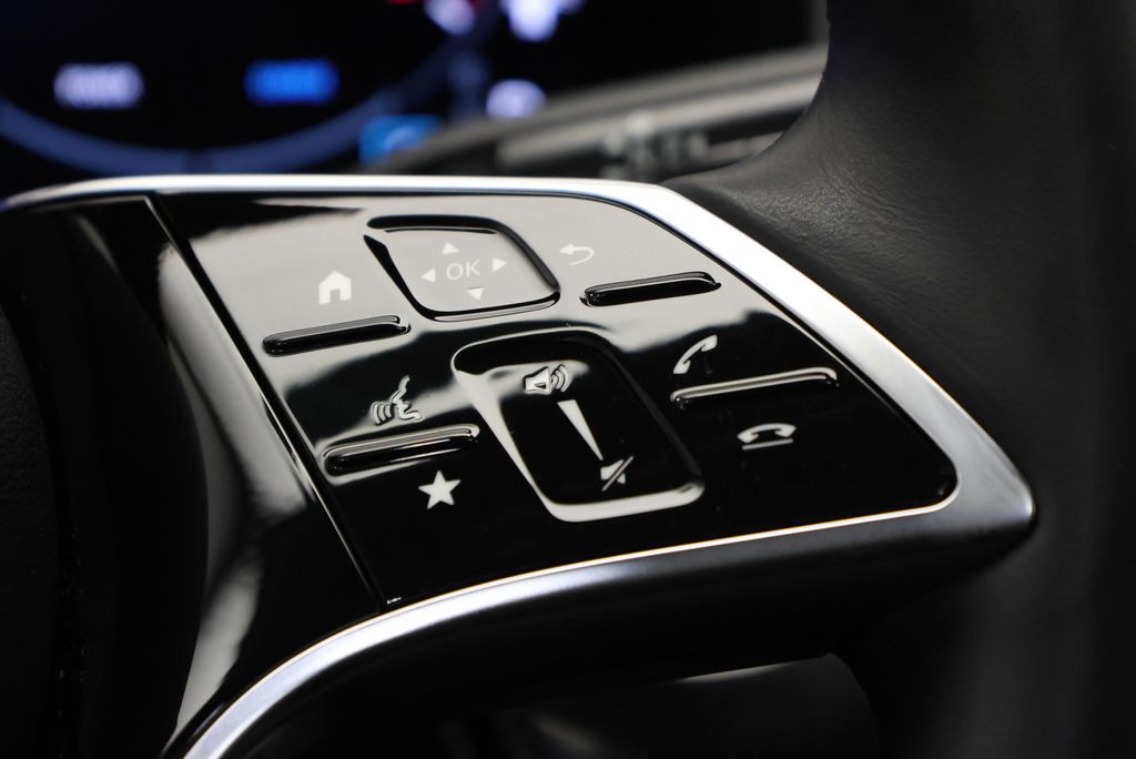 Thumbnail: 2025 Mercedes-Benz E-Class - 22