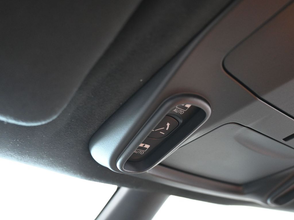 New 2026 Bright White Clearcoat Chrysler Pinnacle image 26