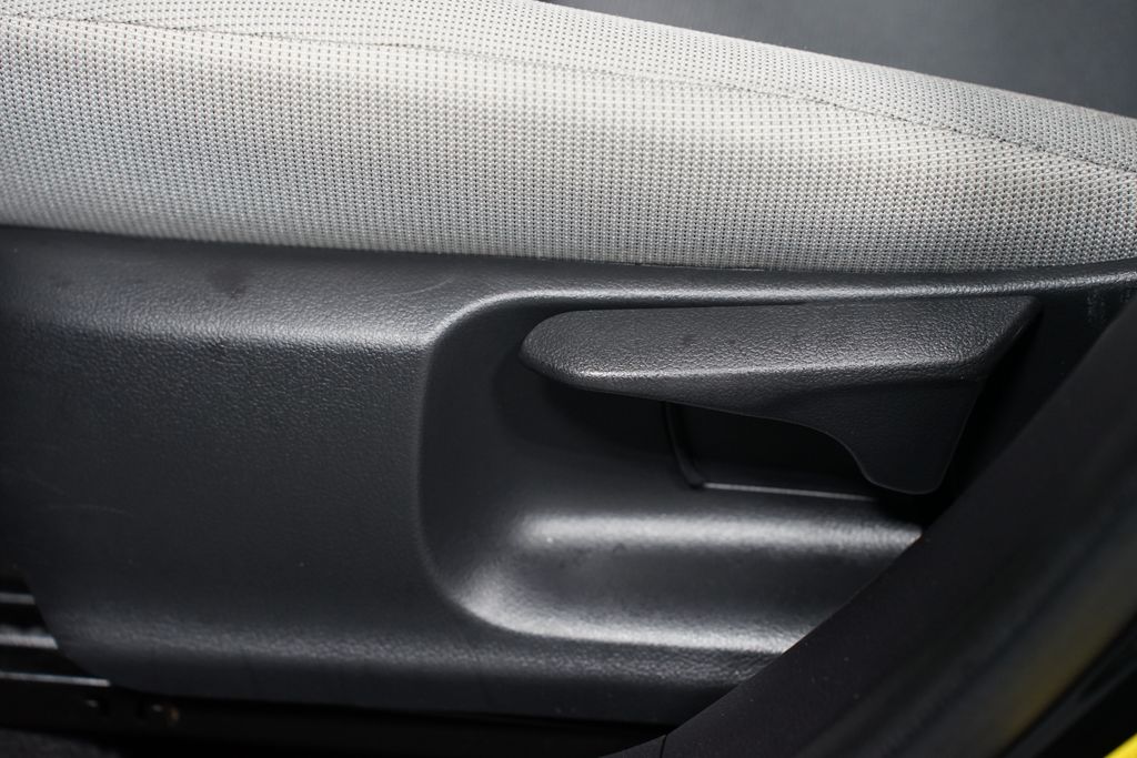 Thumbnail: 2025 Toyota Corolla - 30