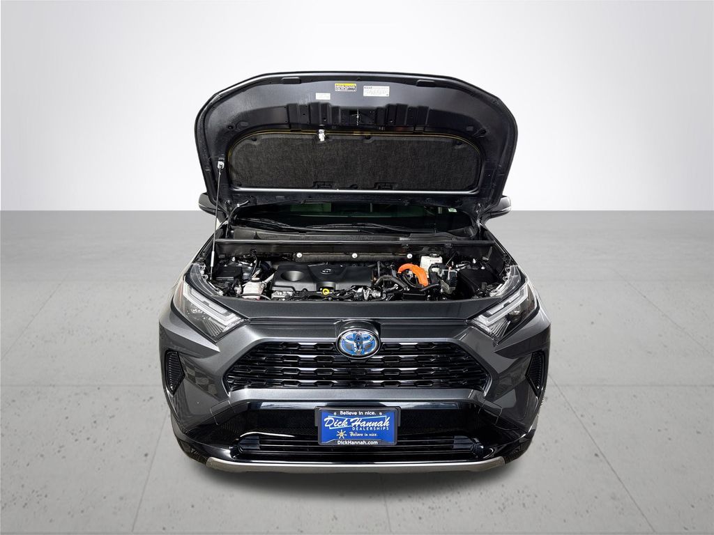 2022 Toyota RAV4 Hybrid SE