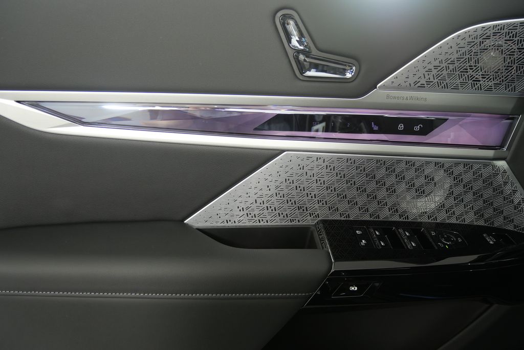 2025 BMW i7 xDrive60 12