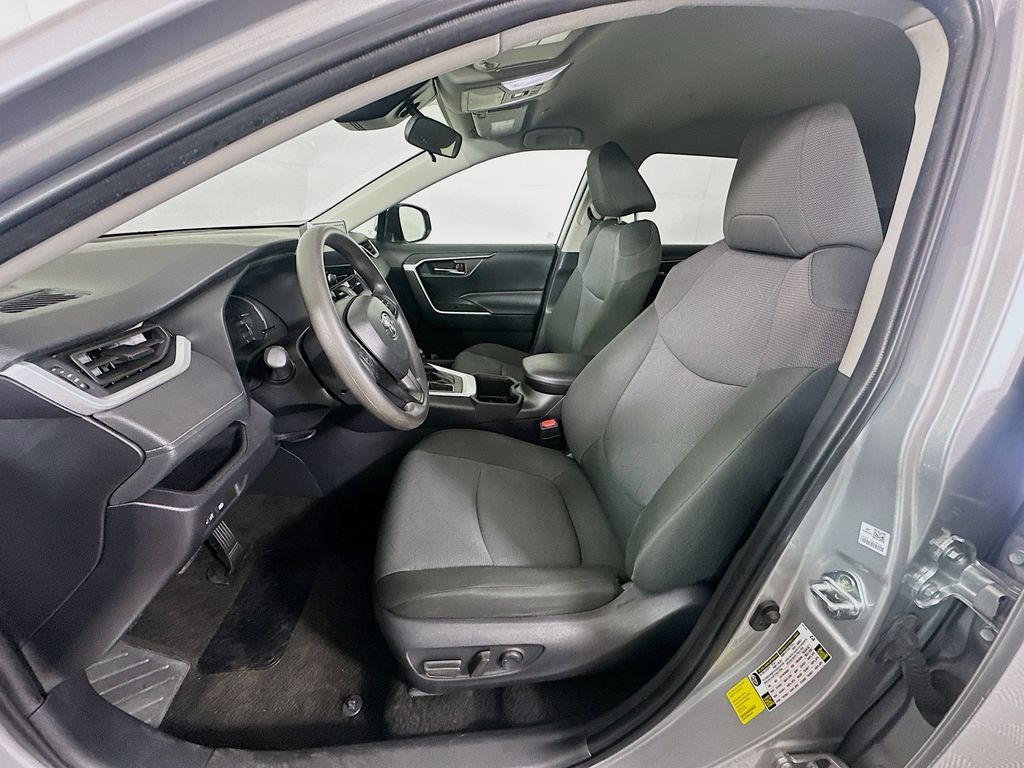 Thumbnail: 2024 Toyota RAV4 - 21