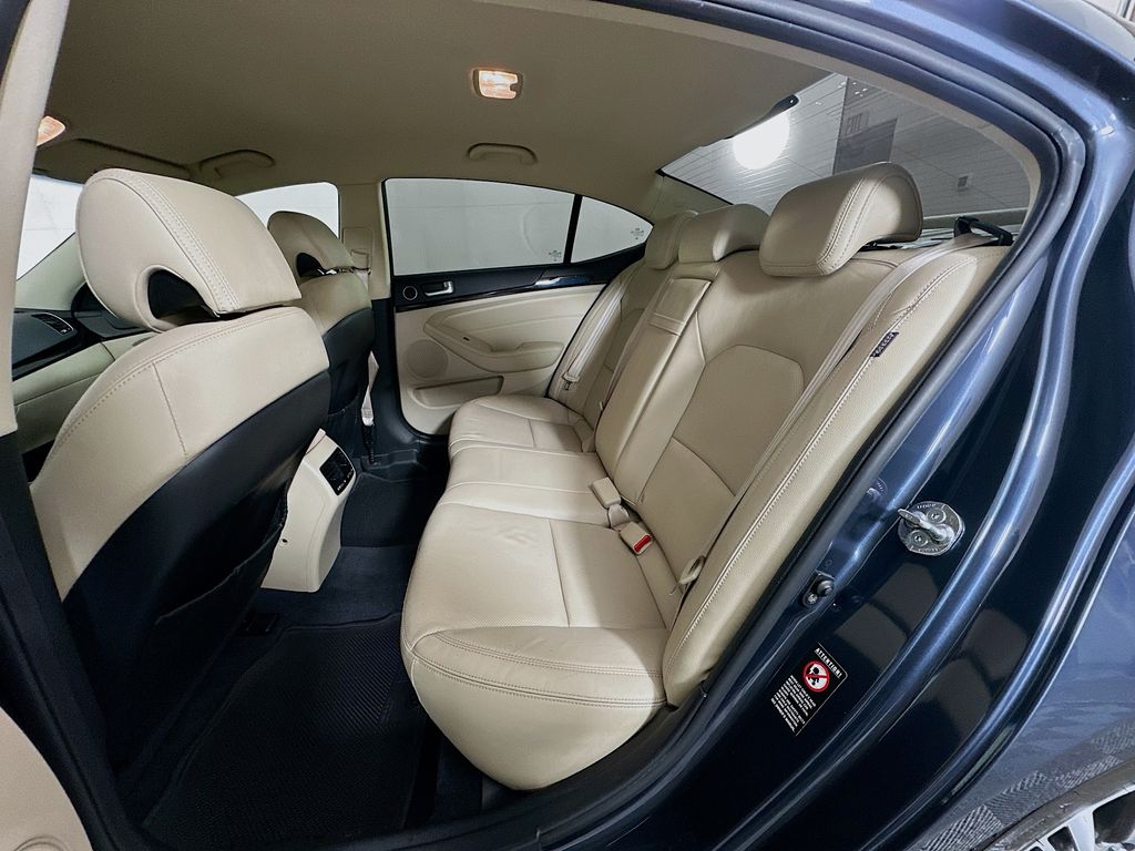2014 Kia Cadenza Premium 23