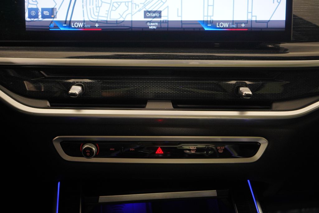 Thumbnail: 2023 BMW X7 - 14