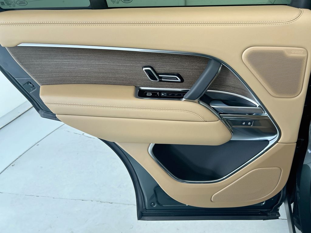 Thumbnail: 2026 Land Rover Range Rover - 25
