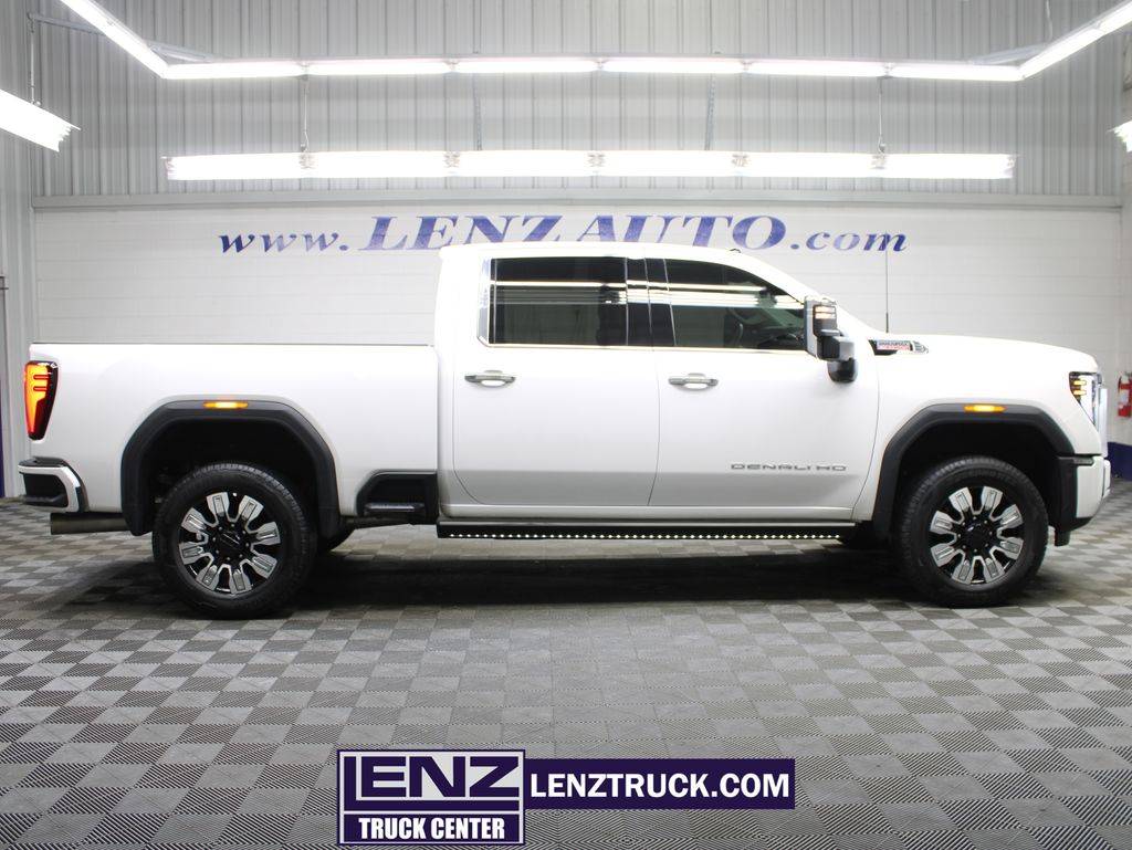 White Frost Tricoat 2025 GMC Sierra 3500HD Pickup Truck Four-Wheel Drive Automatic