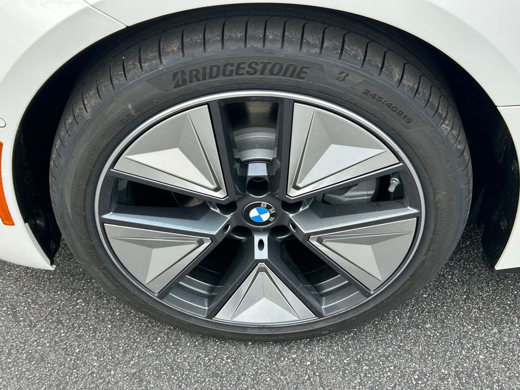 Thumbnail: 2025 BMW i4 - 3