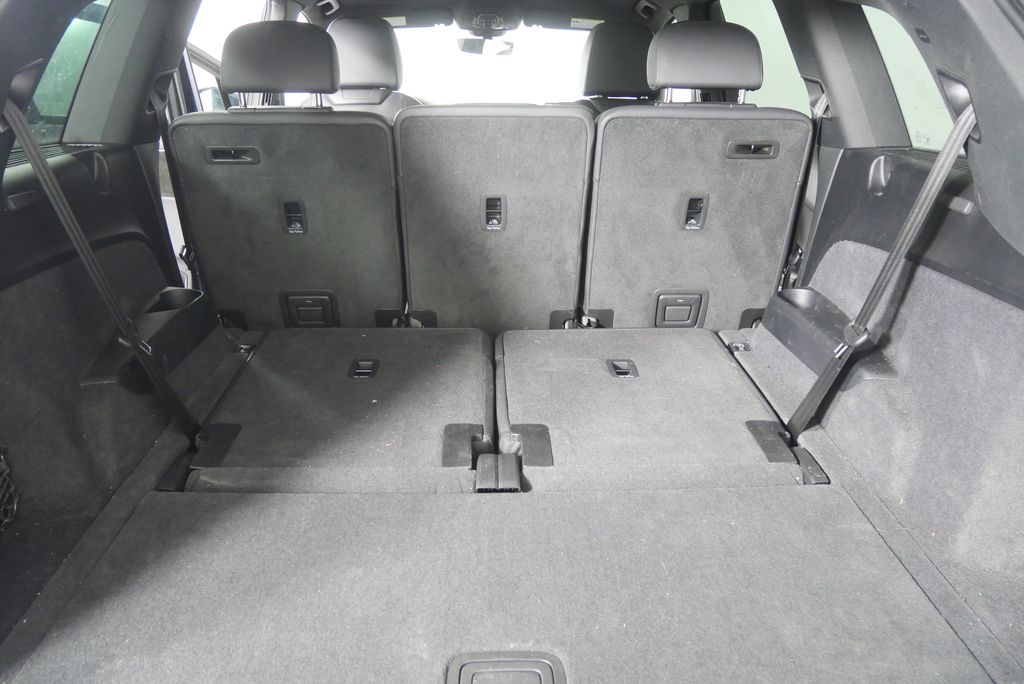 Thumbnail: 2023 Audi Q7 - 16