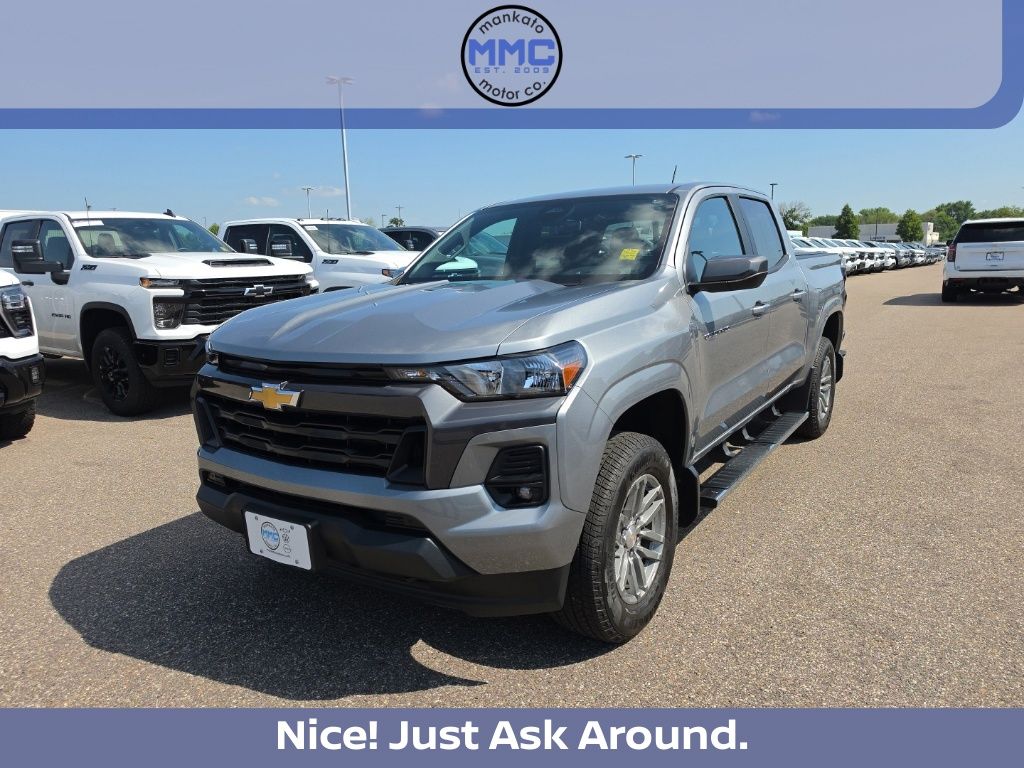 Sterling Gray Metallic 2024 Chevrolet Colorado Pickup Truck Four-Wheel Drive 8-Speed Automatic