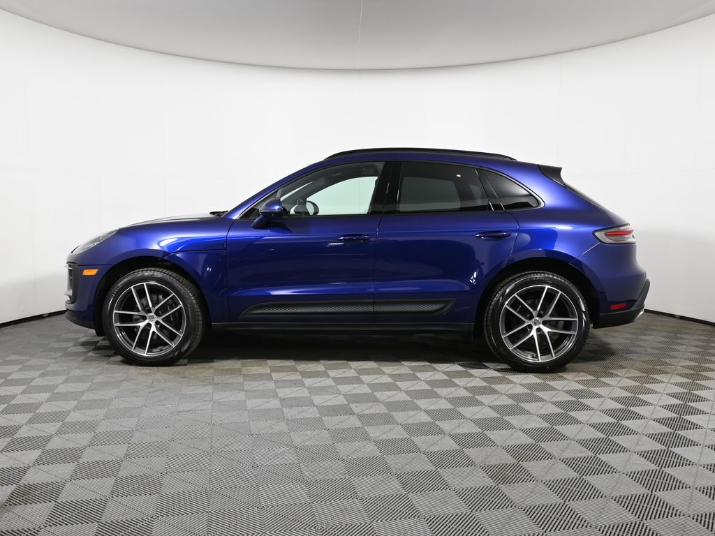 Thumbnail: 2025 Porsche Macan - 2