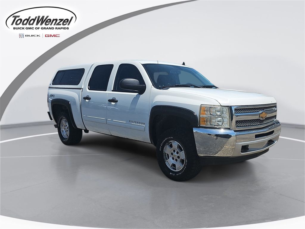 Summit White 2013 Chevrolet Silverado 1500 LT Crew Cab 4WD Pickup Truck Four-Wheel Drive 6-Speed Automatic Overdrive