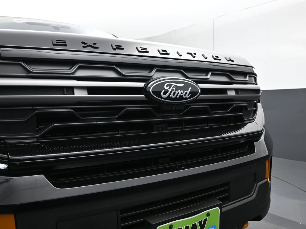 2025 Ford Expedition photo 12