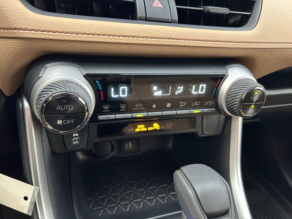 Thumbnail: 2025 Toyota RAV4 - 25