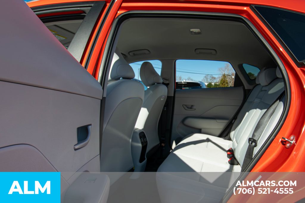 Used 2025 Orange Hyundai SEL Convenience image 9