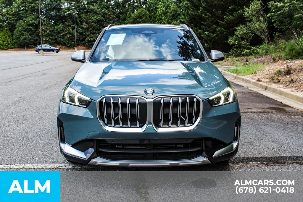 Used 2023 Green BMW xDrive28i image 10