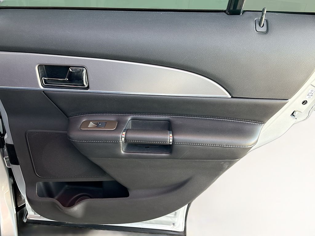 Thumbnail: 2013 Lincoln MKX - 25