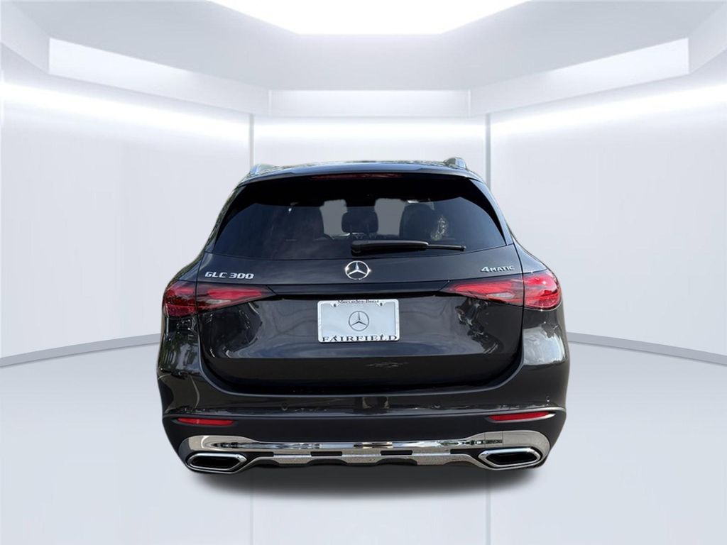 Thumbnail: 2027 Mercedes-Benz GLC - 4