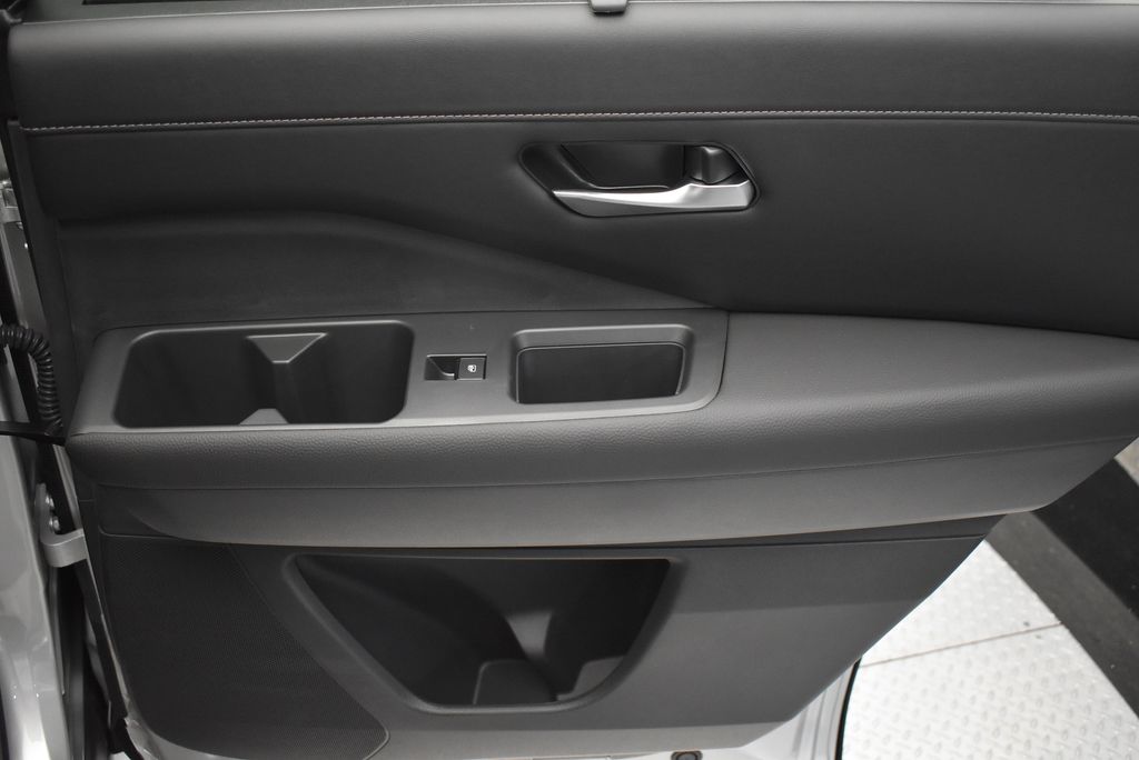 Thumbnail: 2025 Nissan Pathfinder - 31