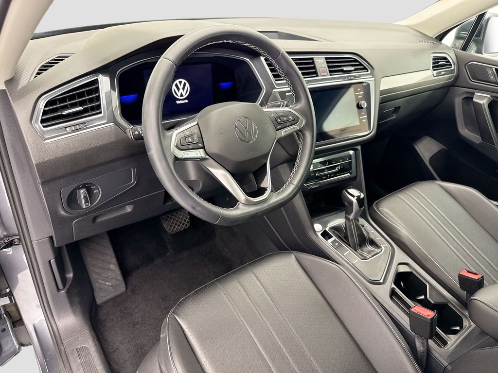 Thumbnail: 2023 Volkswagen Tiguan - 9