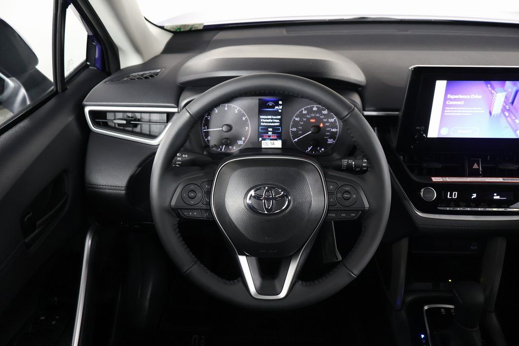 2024 Toyota Corolla Cross LE 3