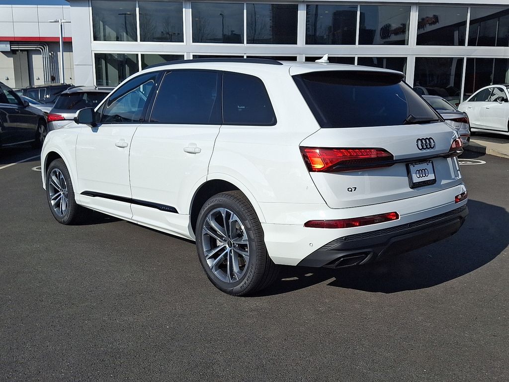 Thumbnail: 2026 Audi Q7 - 6