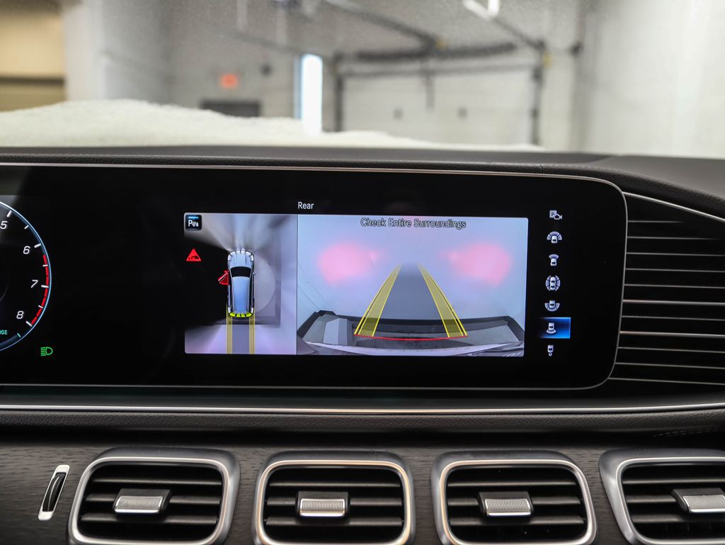 Thumbnail: 2023 Mercedes-Benz GLS - 18