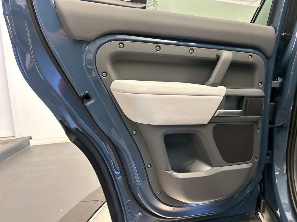 Thumbnail: 2025 Land Rover Defender - 23