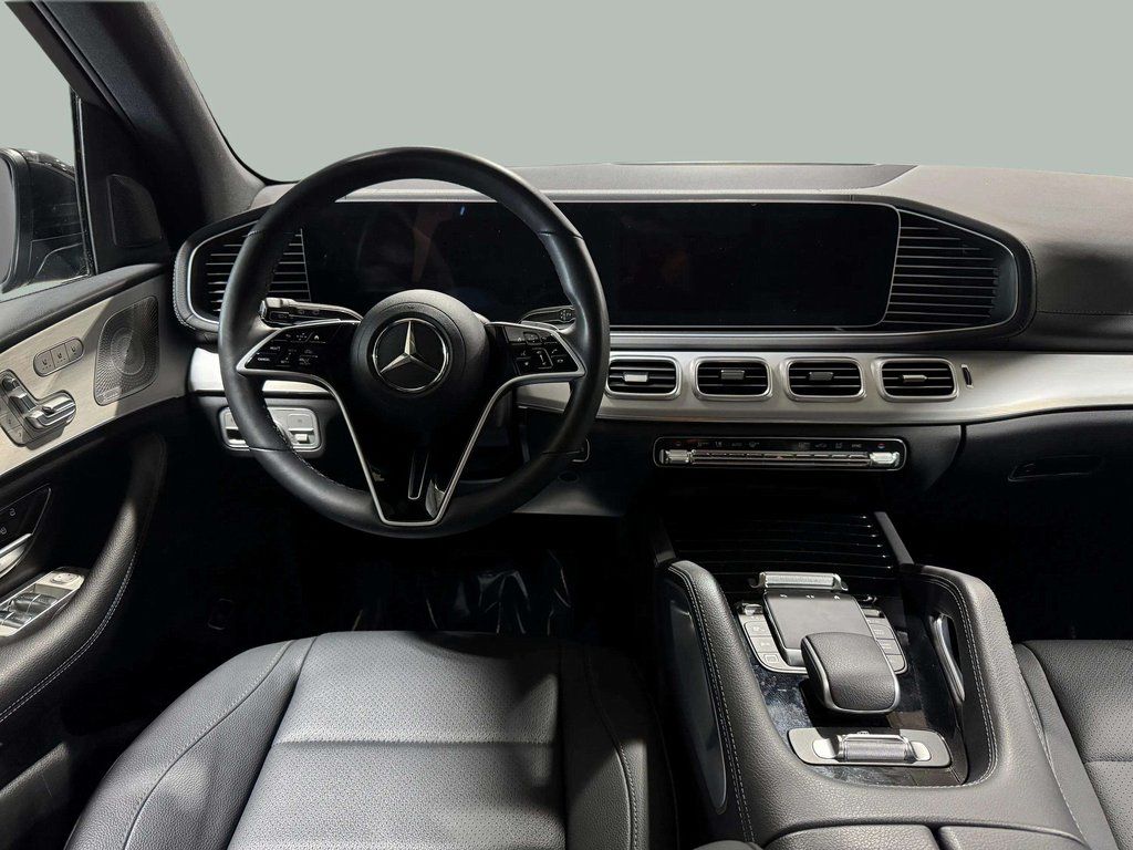 Used 2025 Black Mercedes-Benz GLS 450 image 23