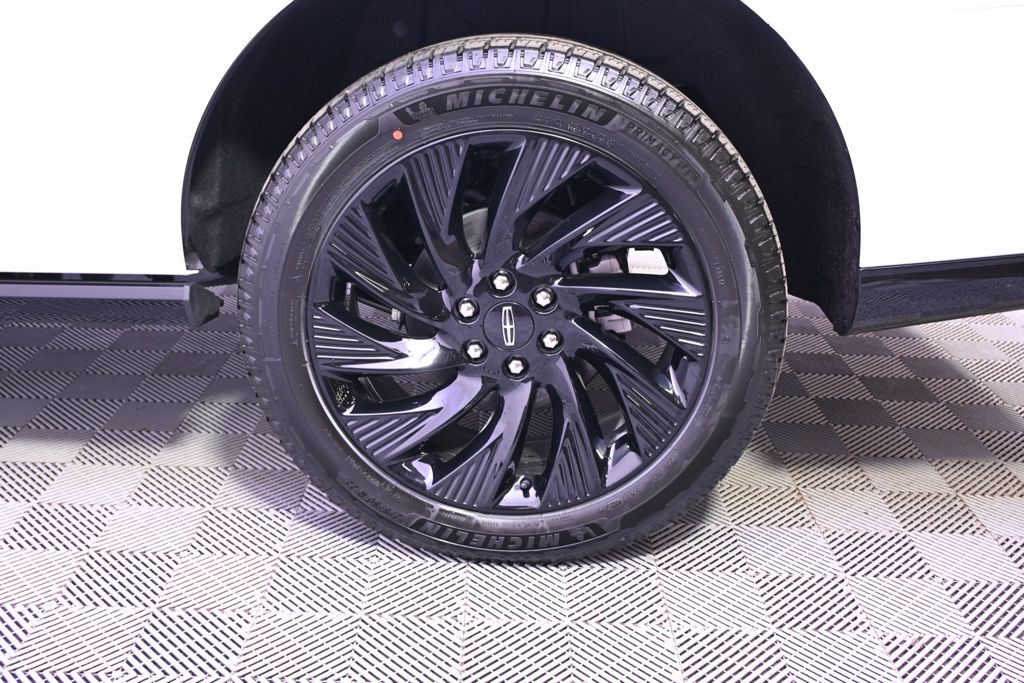 New 2026 White Lincoln Reserve image 21