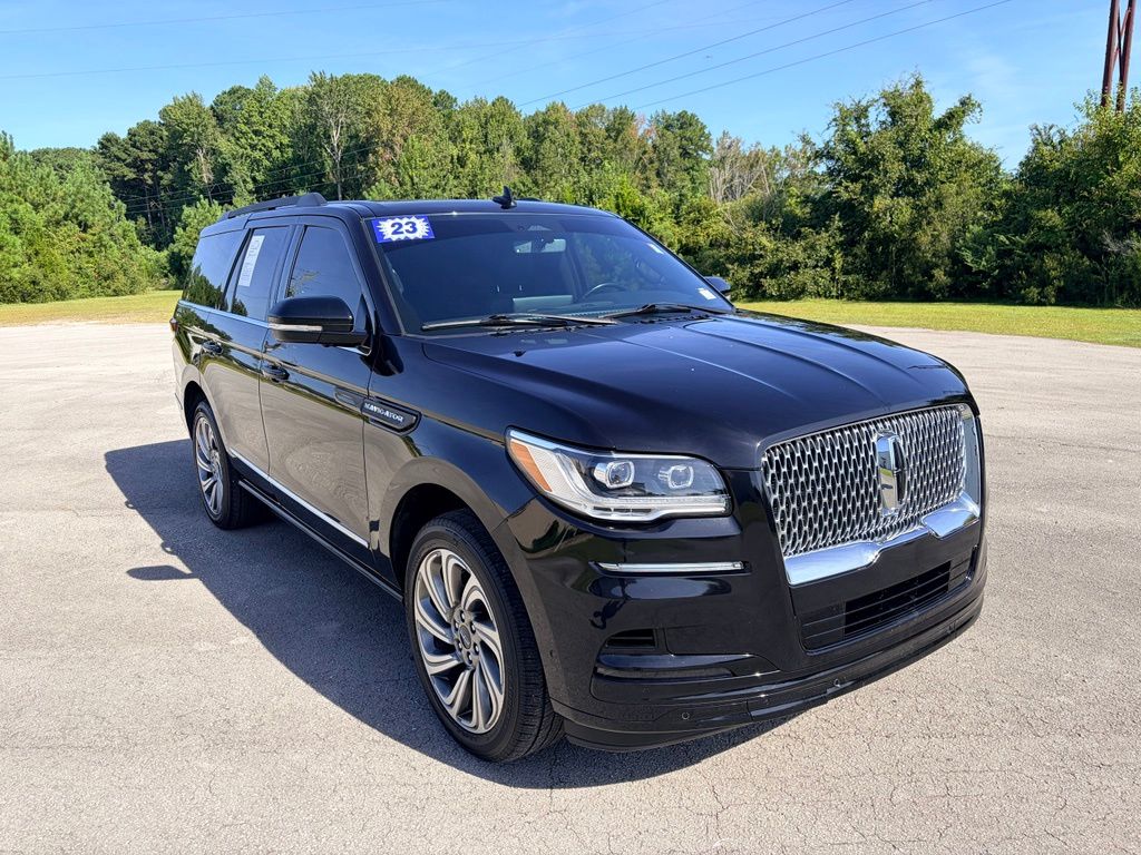 Infinite Black Metallic Clearcoat 2023 Lincoln Navigator SUV / Crossover 4X2 Automatic
