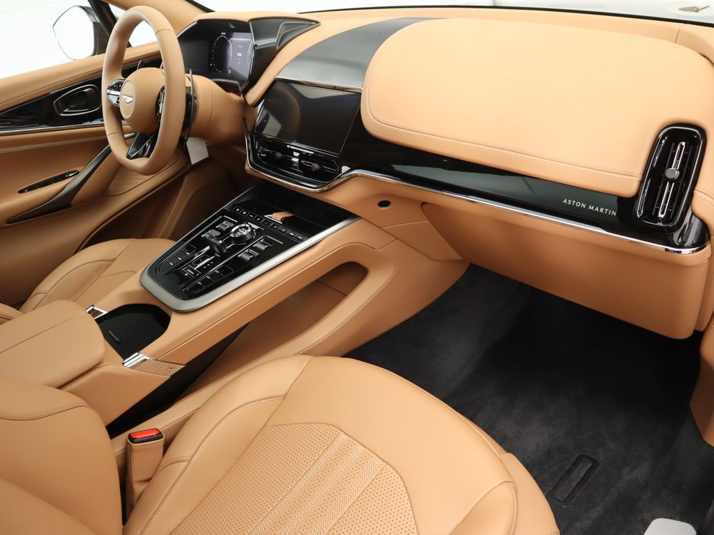 Thumbnail: 2026 Aston Martin DBX - 18