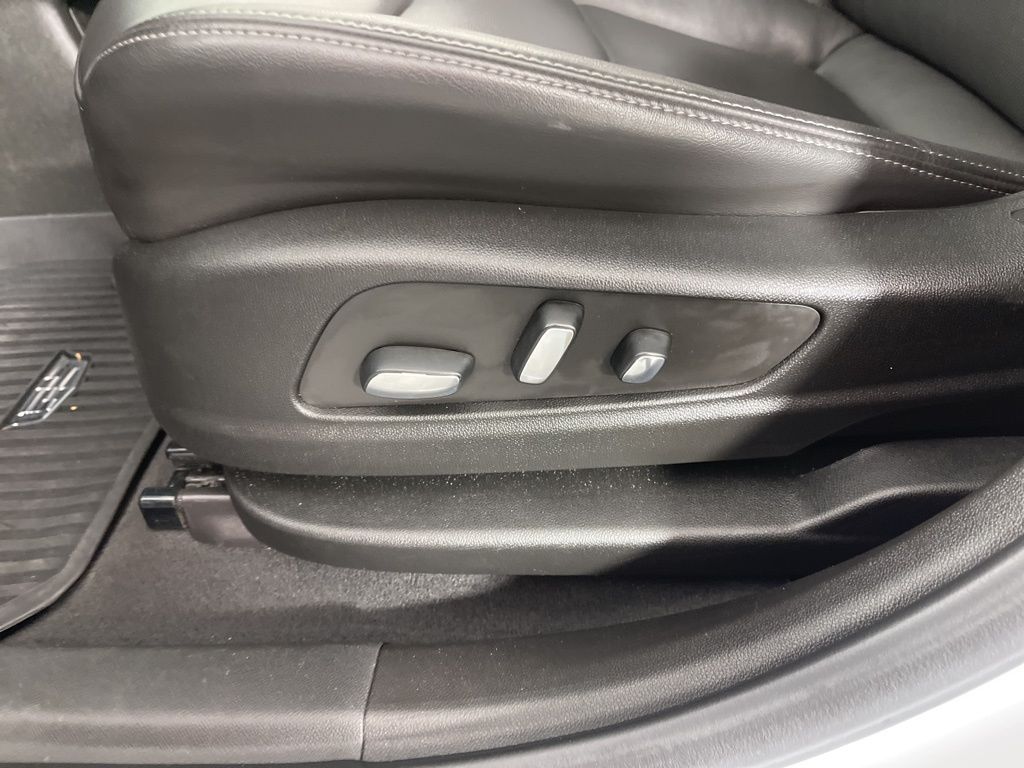 Thumbnail: 2025 Cadillac XT6 - 28