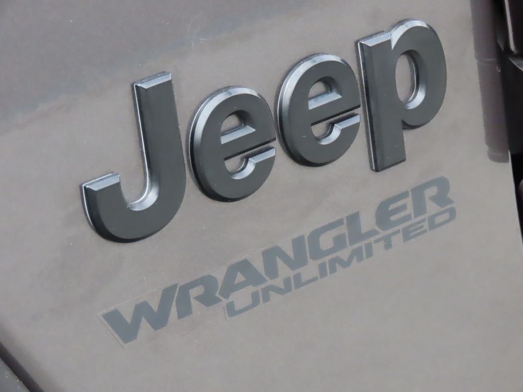 2020 Jeep Wrangler Unlimited Sahara 4