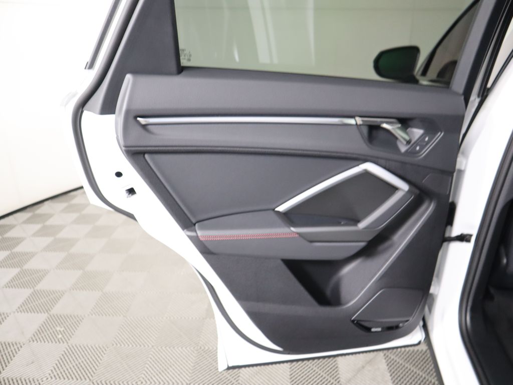 Thumbnail: 2025 Audi Q3 - 28