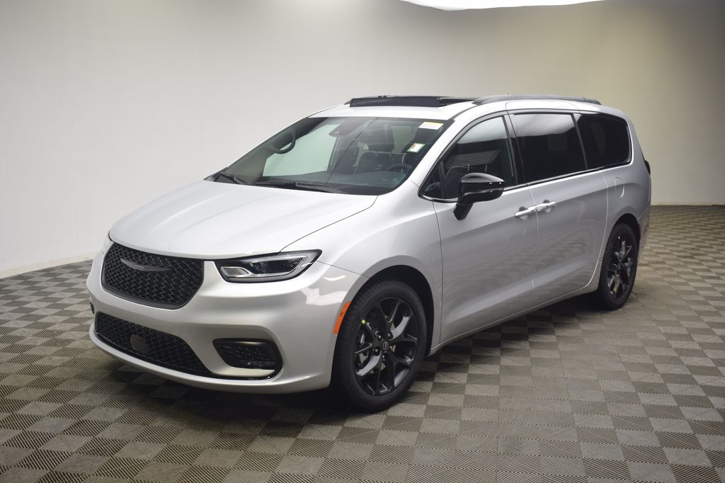 new 2026 Chrysler Pacifica car, priced at $47,696