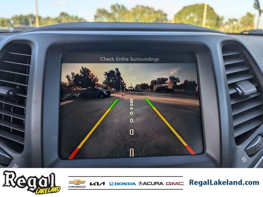 used 2015 Jeep Cherokee car, priced at $8,595