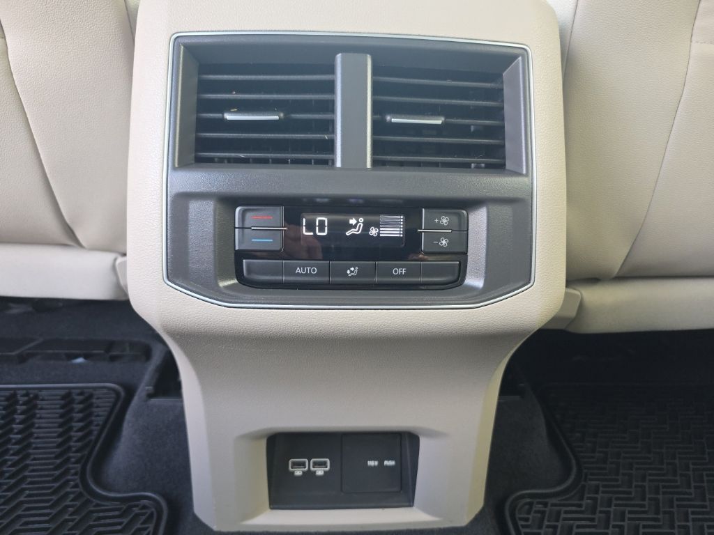 Used 2019 White Volkswagen SEL image 23