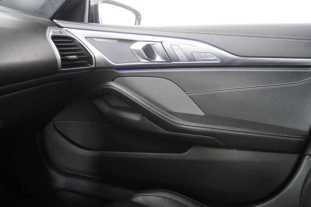2022 BMW 8 Series  26