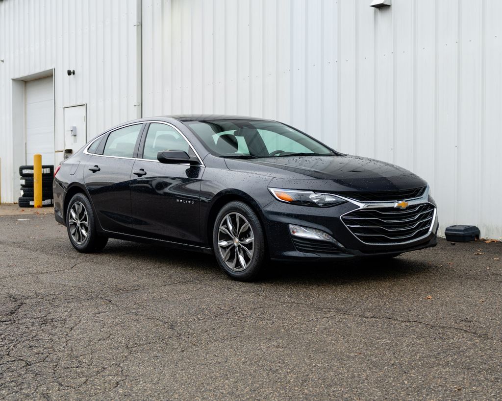 2023 Chevrolet Malibu LT with 1LT FWD