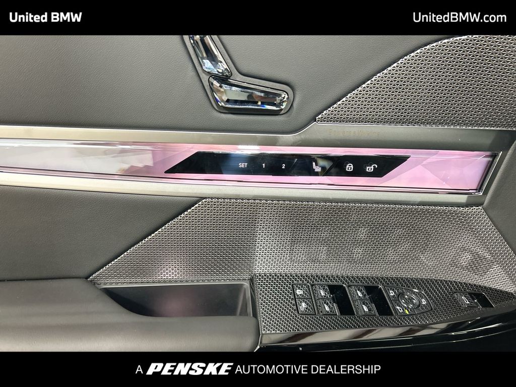 Thumbnail: 2025 BMW 7 Series - 11